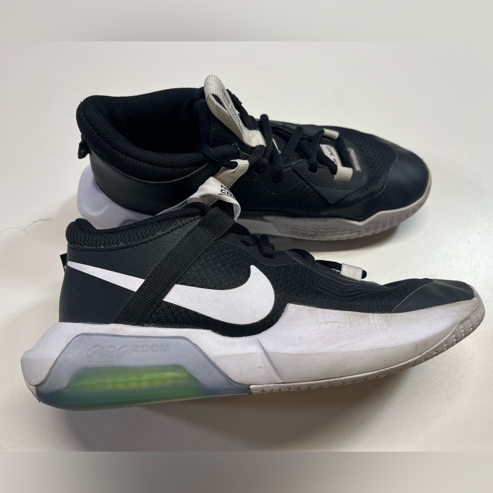 Nike Air Zoom Crossover "Black/White/Volt" Grade School Boys' Basketball Shoe